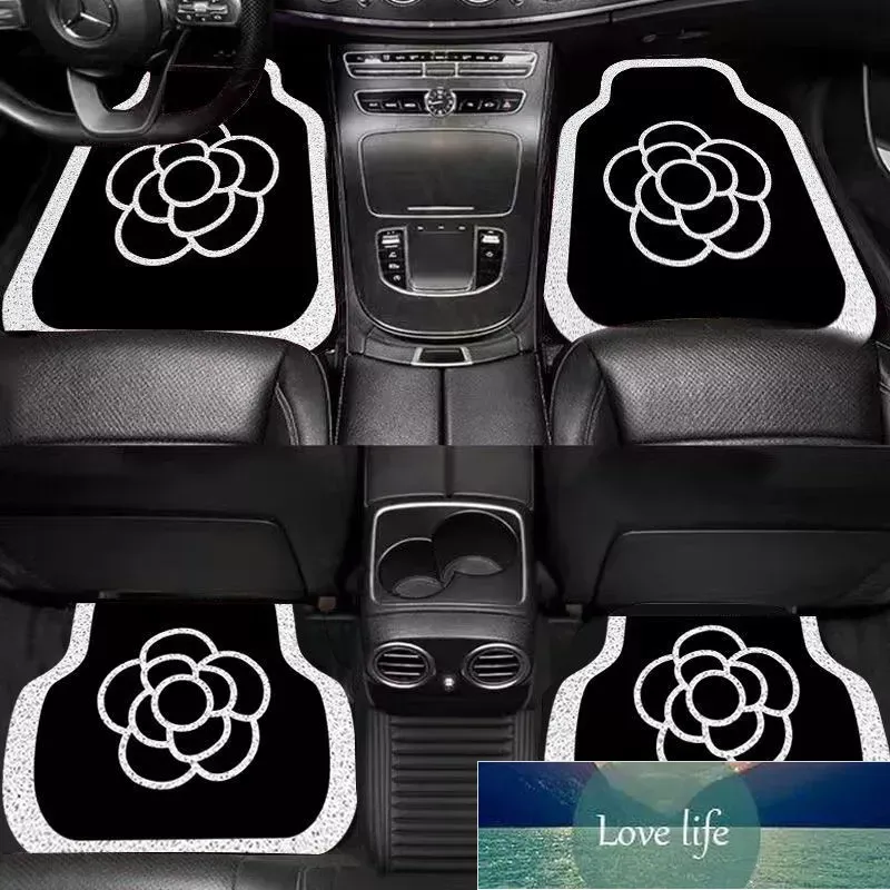 Tapete de chão de carro de designer com anel de seda tapete de pé desenho animado preto e branco flor top clássico flor antiga impressão interior 4 peças conjunto tapetes universais resistentes a sujeira