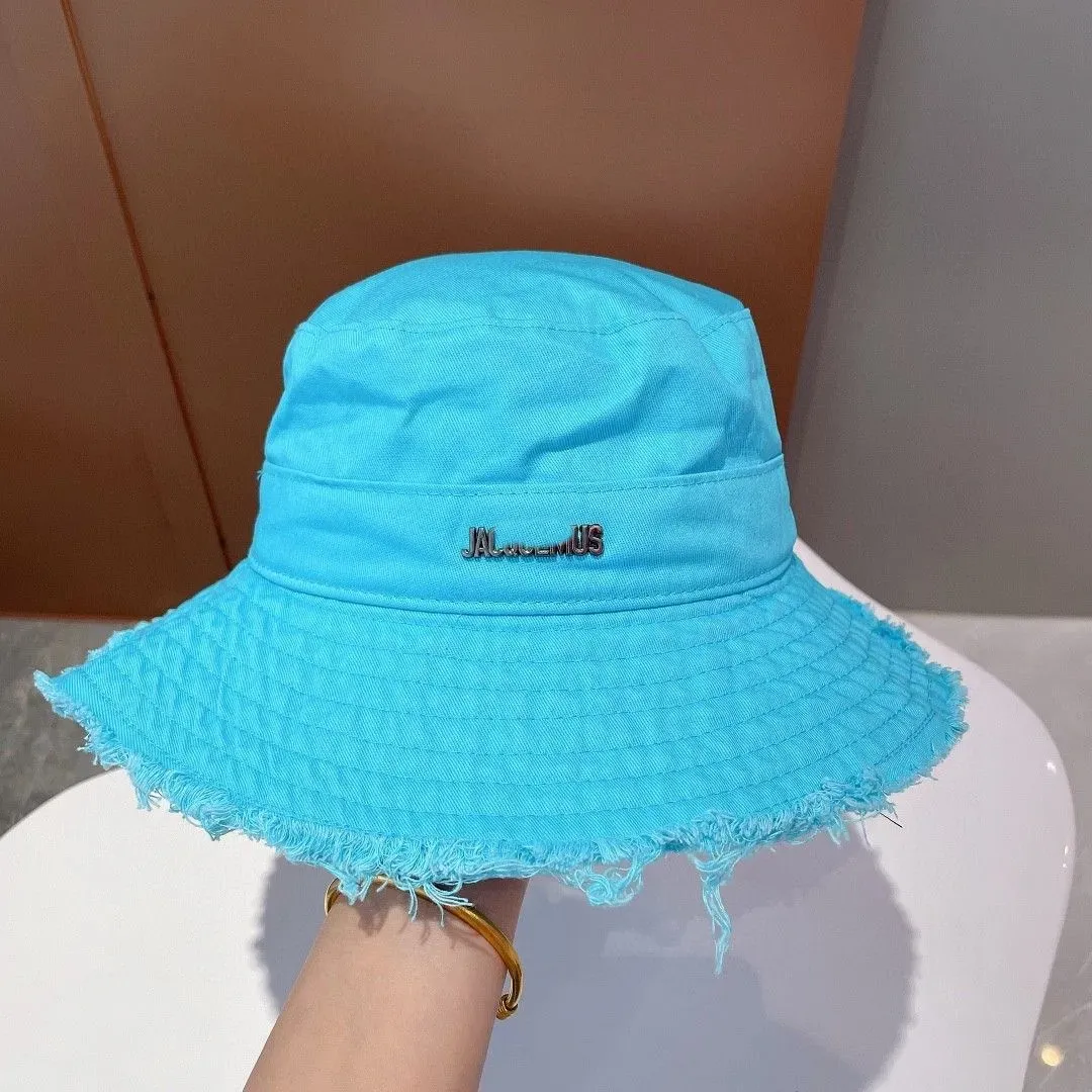 Hucket Hat Wide Brim Beach Cap Designer Hat Sun Protection Cap Mens Women Canvas Denim Basin Hat Hat Summer Sun مع قبعة حزام الذقن القابلة للتعديل