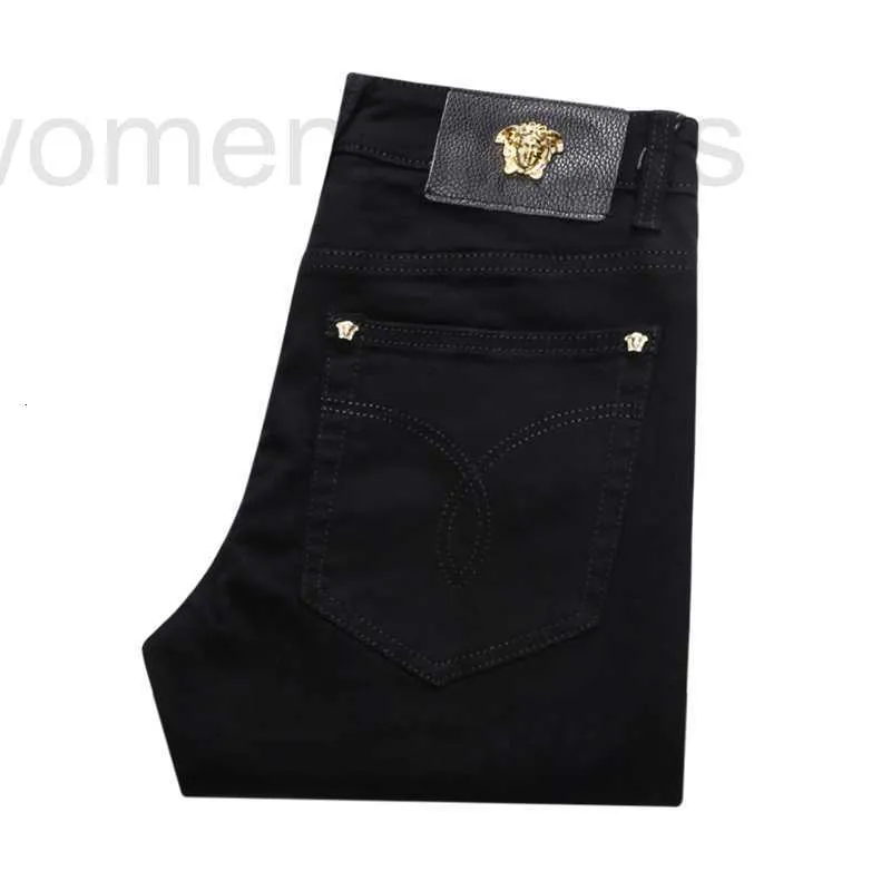 Jeans pour hommes Designer 2024 Hiver Nouveau Black Midu Slim Fit Petits pieds Élastique Casual Mode Denim Pantalon VAQ1