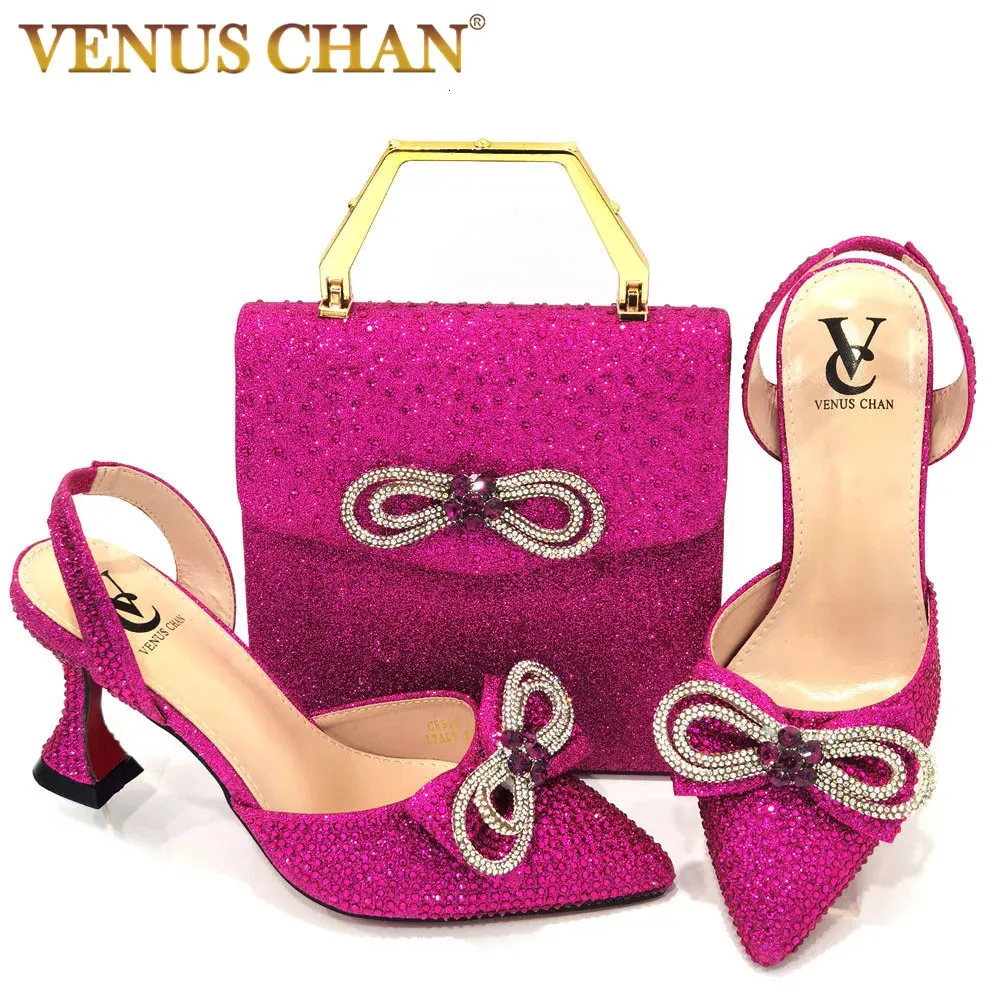 Dernière conception italienne femmes africaines talon haut bout pointu sandales fête de mariage couleur Fuchsia chaussures et sacs ensemble 240306