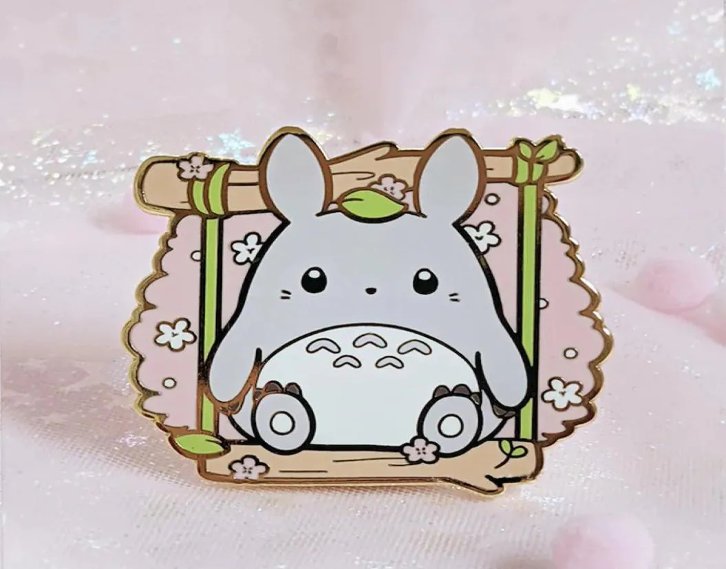 Söt grå Bunny Sakura Cherry Blossom Hard EmAmel Pin Cartoon Kawaii Totoro Brosch Accessories Anime Fans Collect Badge Jewelry2590507