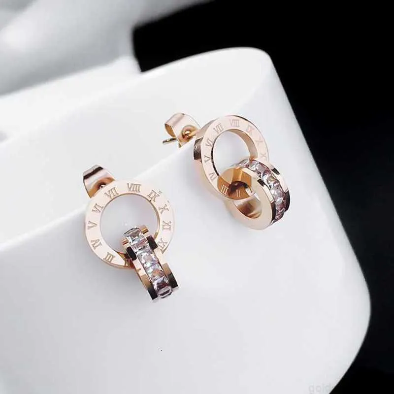 Designerkorean simple rome designer lettres boucles d'oreilles 18 carats en or rose en acier inoxydable rétron vintage boucles d'oreilles boucle d'oreille avec cristal brillant zircon bijoux