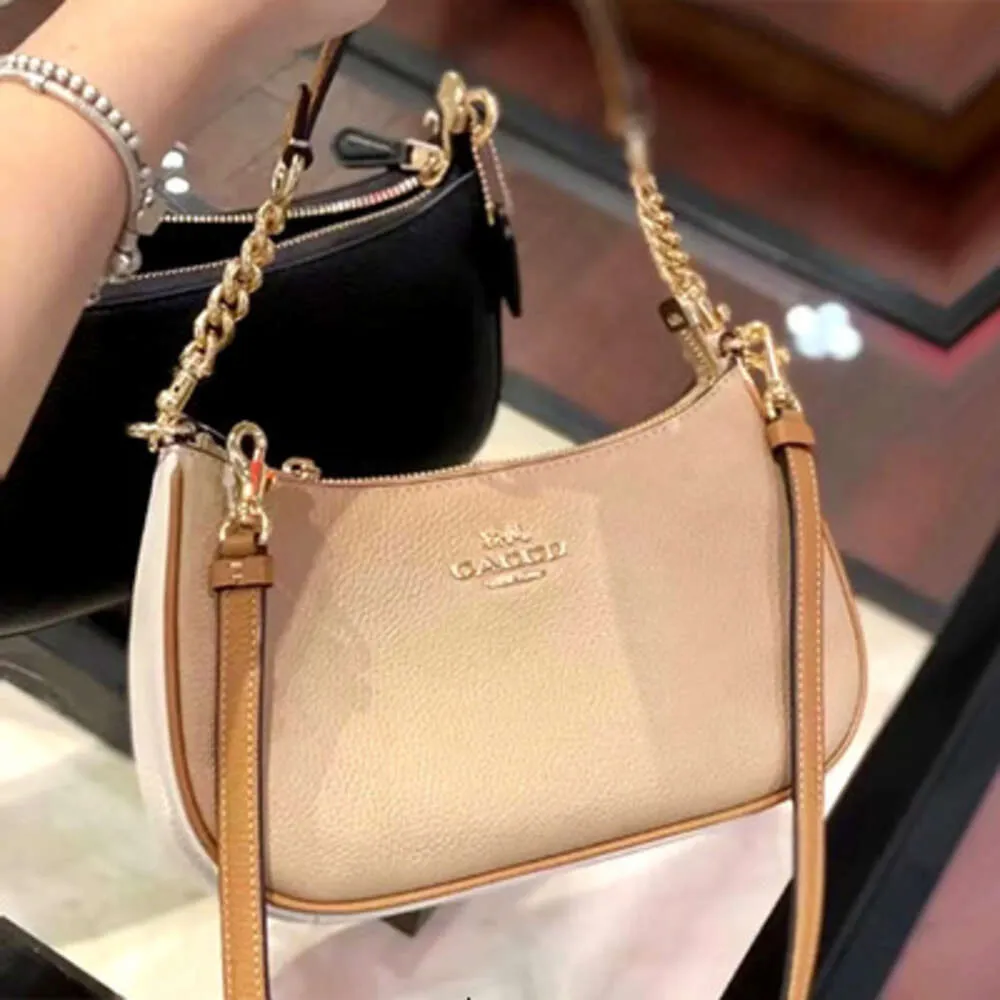 Factory Wholesale Olay Counter New High-end Underarm Single Shoulder Diagonal Cross Womens Bag Casual Color Blocking Leather Small c Style