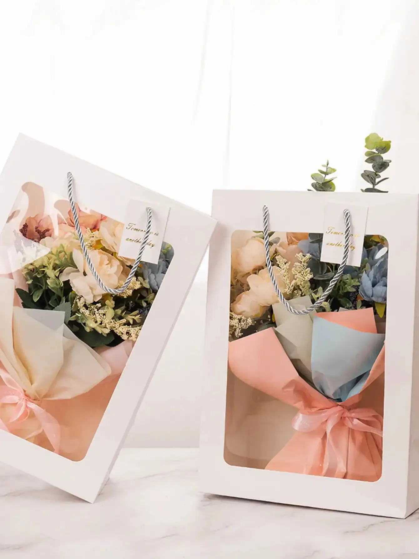 1pc Transparent Window Paper Bags Gift Bouquet Wrapped Tote For Friends Lovers And Party Wedding Event 240228