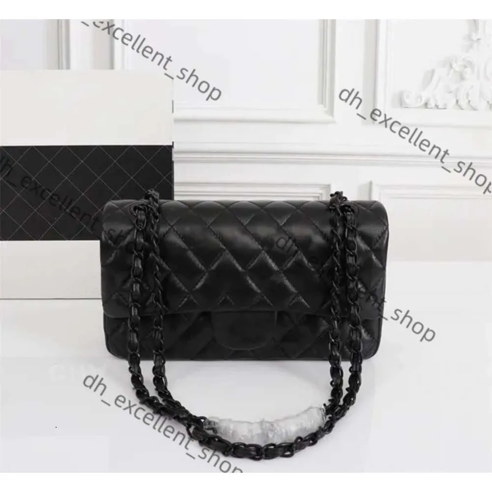 Stylish Velvet Chain Shoulder Bag - Designer Flap Clutch