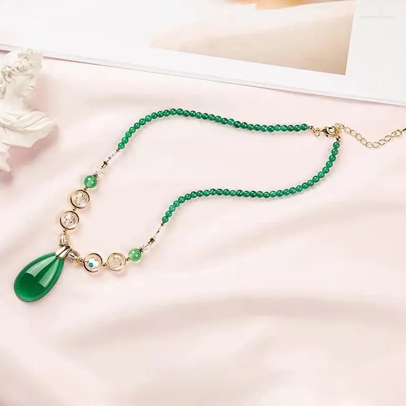 Colgantes 2E01B 2024 Collar de Boutique de moda de alta calidad, joyería de Jade de piedra de ágata de cristal, accesorios de ropa que combinan con todo para mujeres