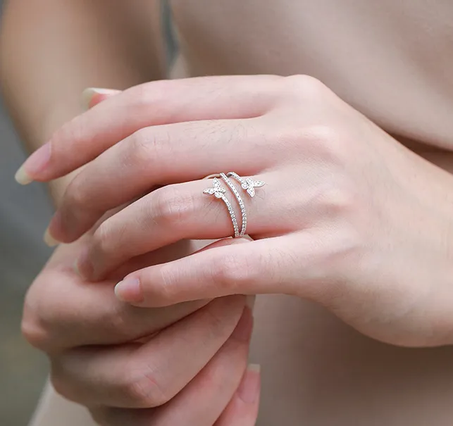 Bague papillon pour femme, Design d'intérêt particulier, feuille d'étain plissée, anneau fermé, petite lumière fraîche, bijoux de luxe Ins pour main