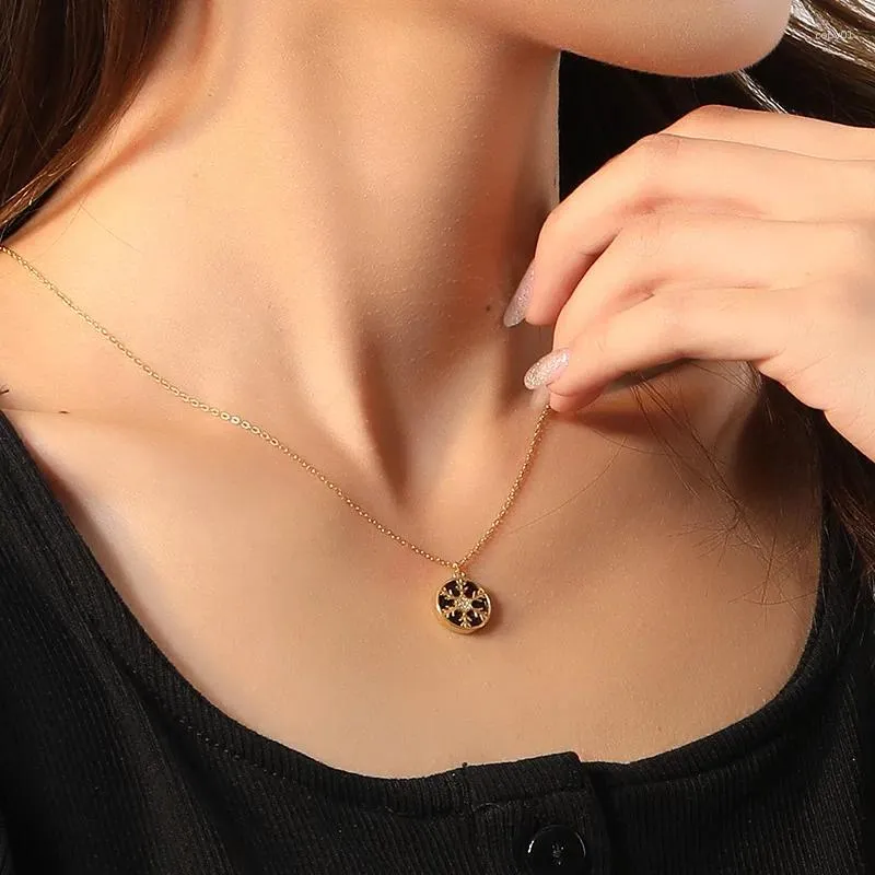 Pendants Silvology 925 Sterling Silver Zircon Snowflake Necklace Gold Round Light Luxury Female Pendant Christmas Jewelry Gift