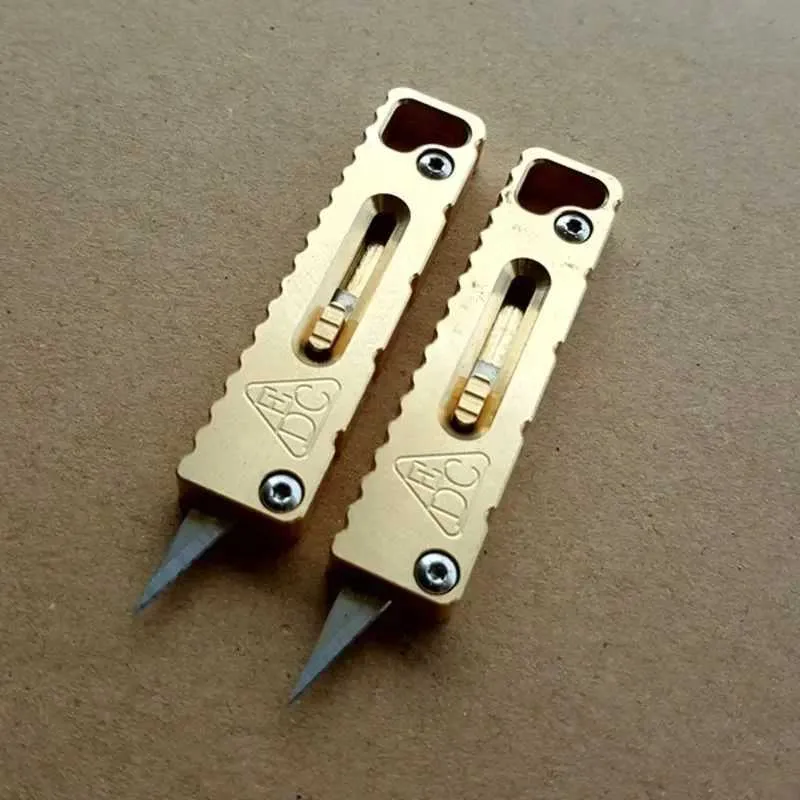 Couteaux de chasse de camping Couteau en cuivre pour Mini clé EDC petit couteau en laiton pour couteau à reliure déballage outils de poche de camping porte-clés extérieur 240315