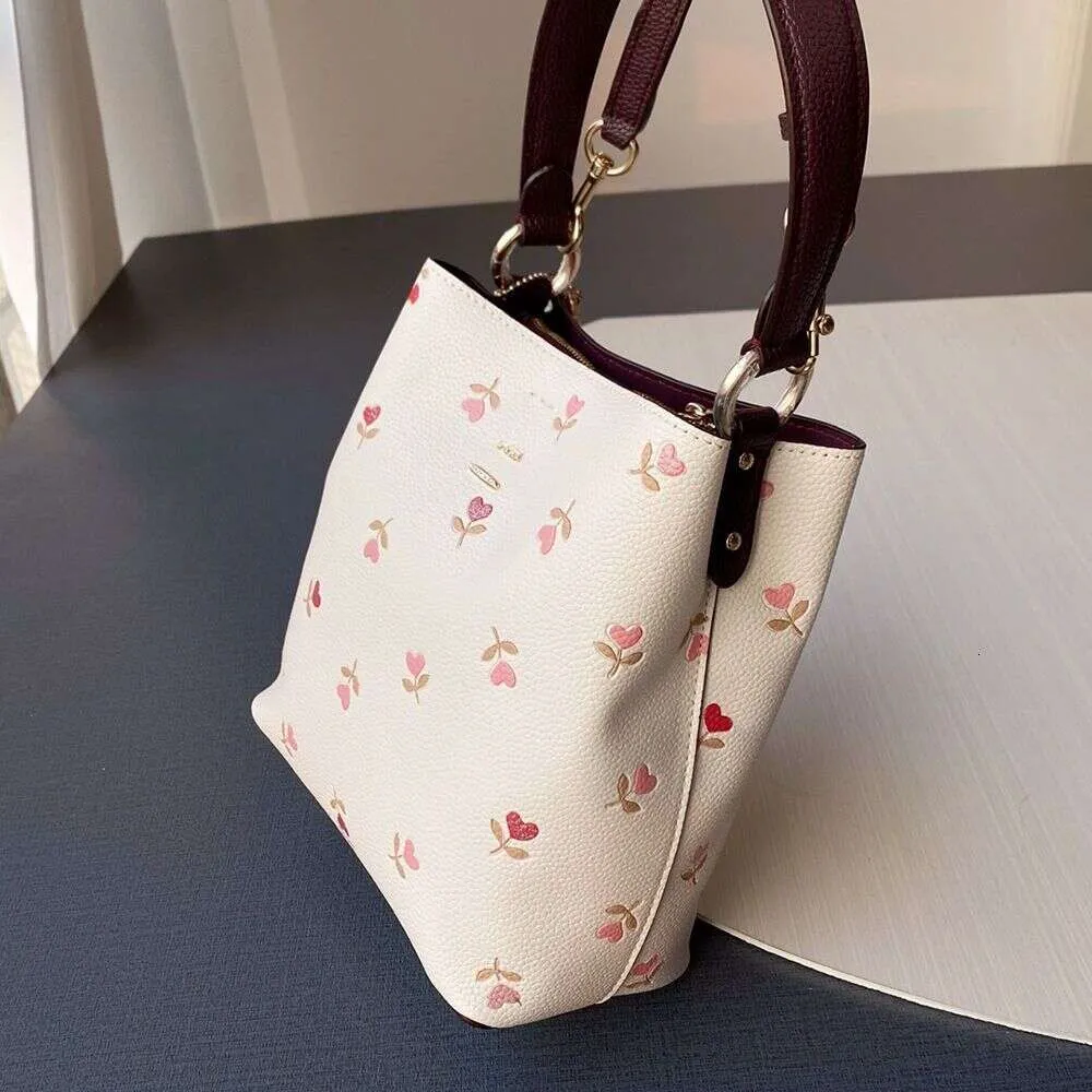 сумка Дизайнерские сумки Женские сумки на ремне Чарли Кожаные сумки с принтом Женский кошелек Большая сумка Различные стили Цветы вишневое ведро Тренировочная сумка