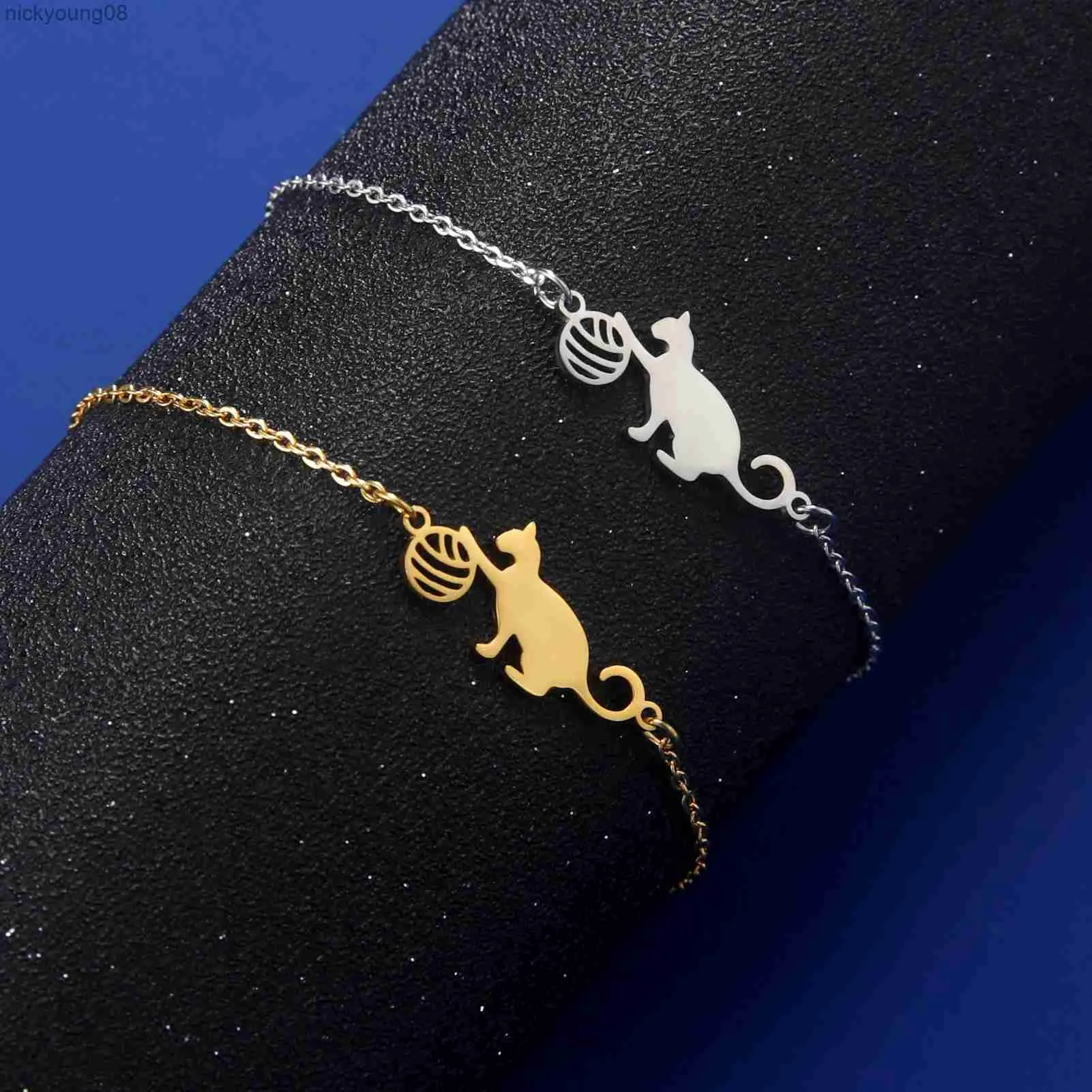 Bangle Cazador Kat Spelen Bal van Garen Armbanden voor Vrouwen Roestvrij Staal Dier Schattig Katje Bedelarmband Sieraden Huwelijkscadeau 2024L2403