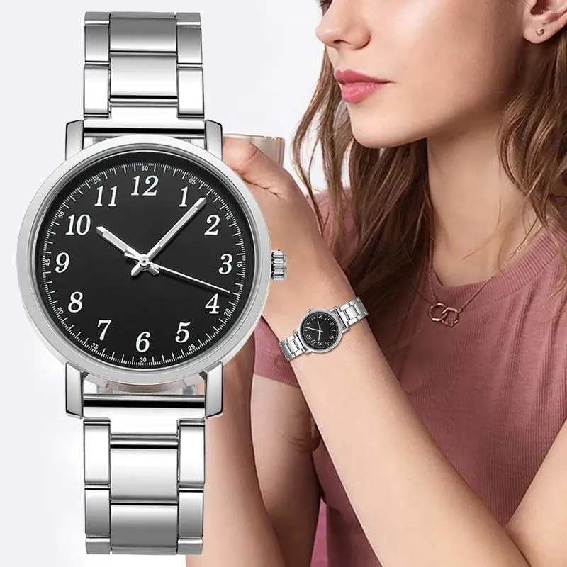 Montres-bracelets Couple Quartz Montre numérique Bracelet en acier Chronographe de luxe Dames Cadeau Argent Minimaliste pour les femmes