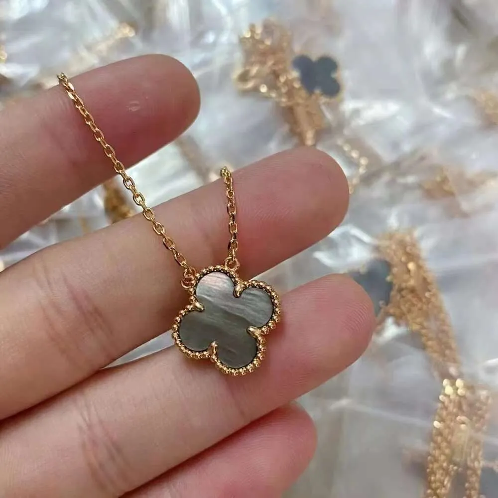 High Edition v Golden Fan Family Clover Necklace Women s Natural Grey Fritillaria Lucky Grass Pendant Thick Plated Rose Gold Agate Gra Roe