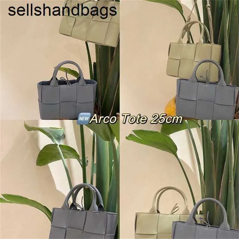 BottegVenetas Arco Totes Bag 7a Genuine Leather Plain mini commuting simple and neat to carry fashionable detachable shoulder strap