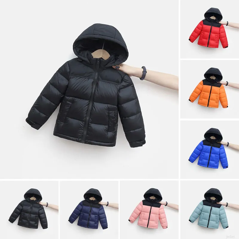 2024 Enfants Designer Down Manteau d'hiver Veste chaude Garçon Fille Vêtements de bébé Vestes avec lettres épais Manteaux d'extérieur Manteaux Enfants Parkas Multi Couleurs