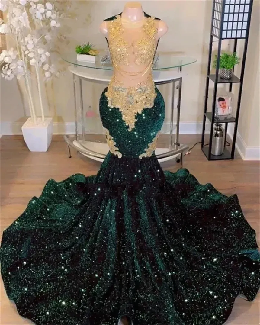 Sparkly Green paljetter Mermaid Prom Dresses for Black Girls Crystal Rhinestone Court Train Party Glows De Bal Custom Made 0505