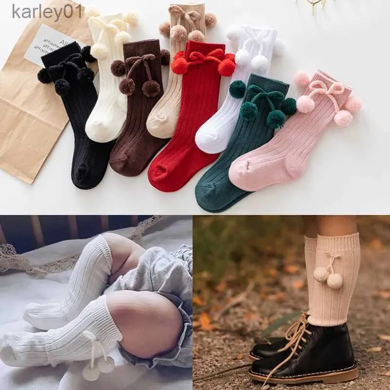 Skarpetki dla dzieci Dziewczyny Cherry Ball Knee High Socks Toddler Tuber Tube British Style Socks for Kids Knitt Sockrzanie nóg ciepła 0-5years YQ240314