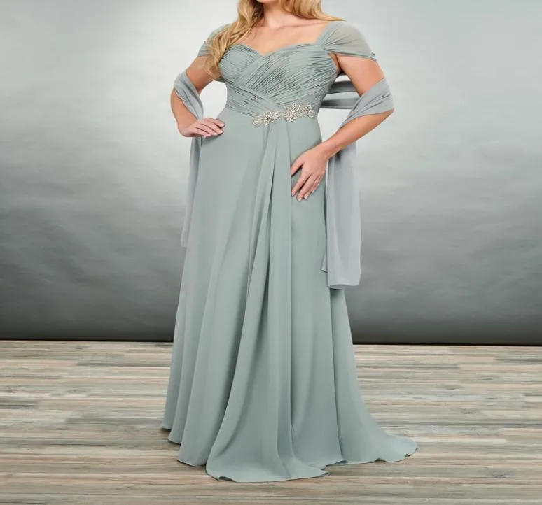 Abiti per la madre della sposa in platino scuro con abito da cerimonia nuziale in chiffon avvolgente con perline2669124