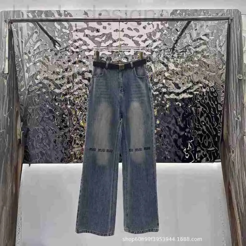 Jeans pour femmes de 24 ans, nouveau design de niche printemps/été avec broderie contrastée et ceinture élégante, T434