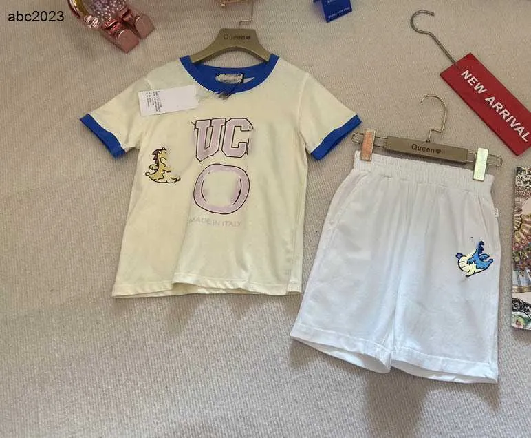 Klasyki Koszulki dla dzieci garnitury krótkie rękawowe torby dla niemowląt Rozmiar 100-160 cm chłopcy dwuczęściowy zestaw dinozaurów dziewczynki T-koszulka i szorty 24MAR