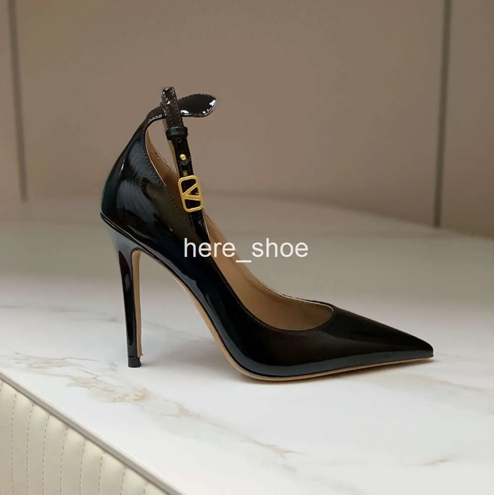 Tacchi alti da donna Tacchi alti in pelle nera con fibbia a una linea, temperamento, scarpe singole a punta, designer di lusso, stiletto, da sposa, taglia 35-40