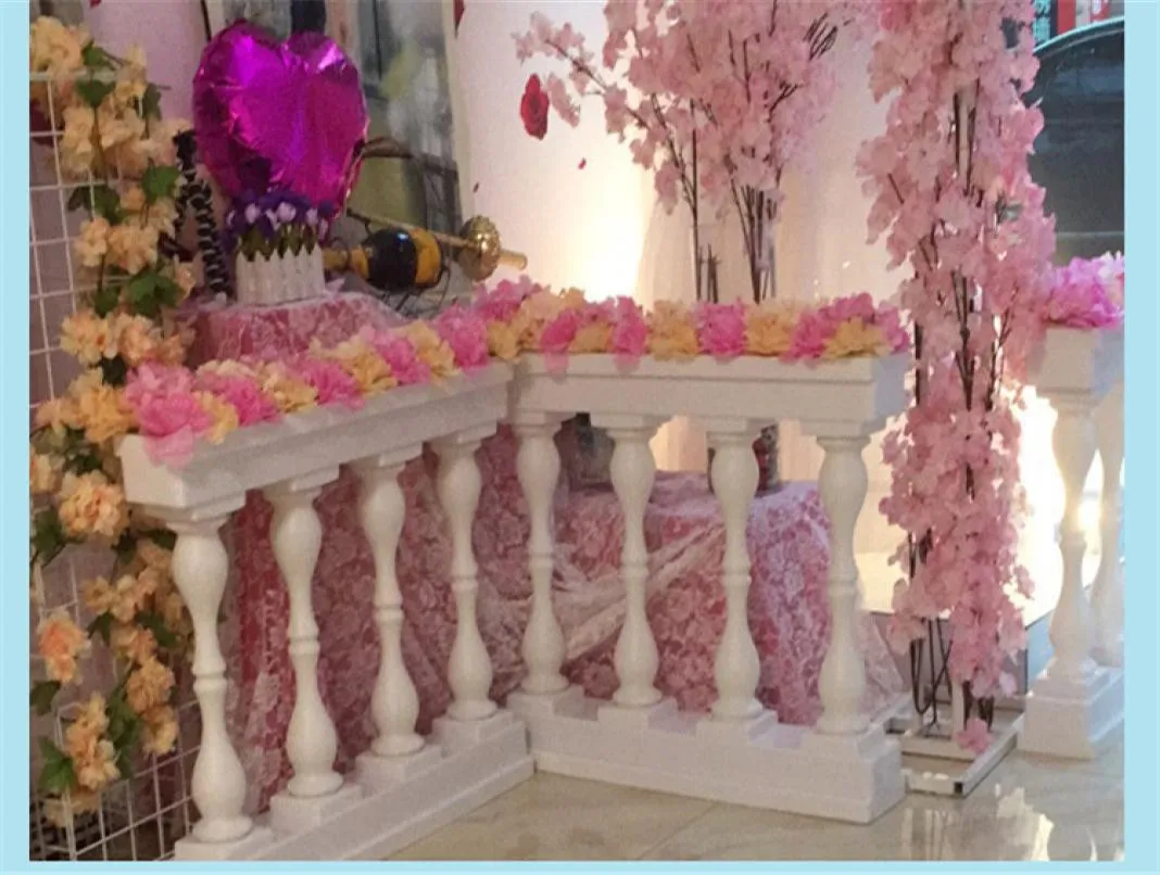 Vitguldplast Romerska kolonnstaketvägen Props Artificial Flower Stand Vase med blommor arrangemang för bröllopsbakgrund