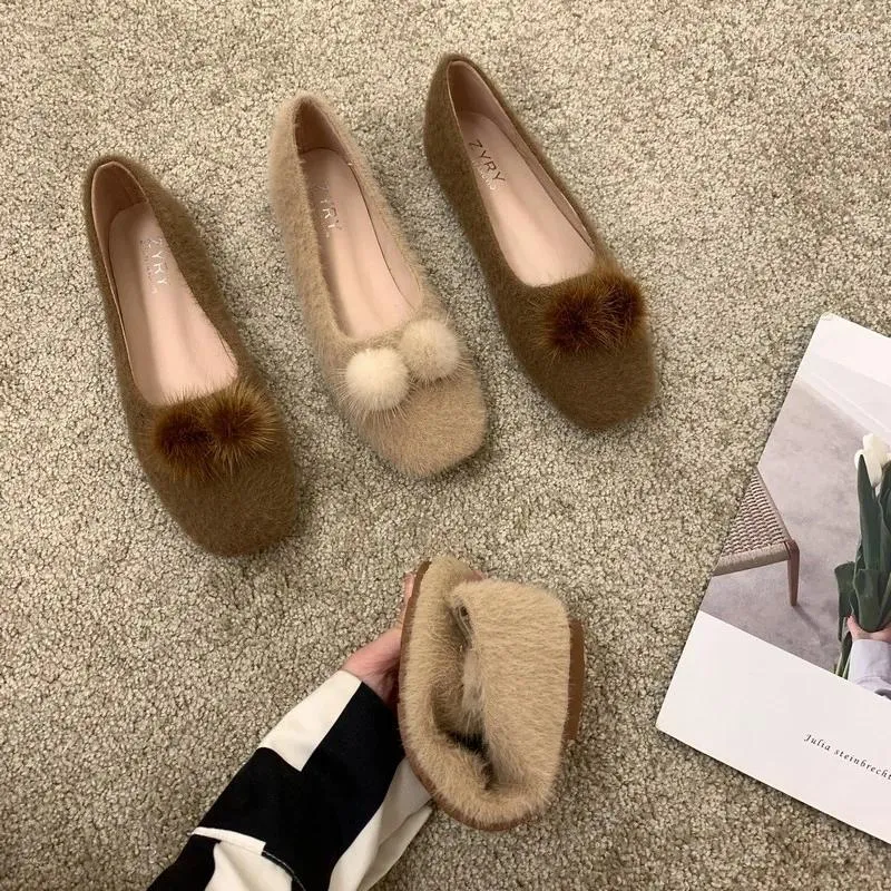 Casual Schuhe 2024 Frühling Herbst Frauen Baumwolle Loafer Wohnungen Mode Fuzzy Ball Slip Auf Damen frauen Komfort Warme Haus