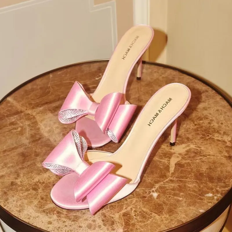 Doppelbon-Knöchelgurt Sandale Frauen Mach hochhackige Schuhe 9 cm Satin Stiletto-Absatzschuhe Designerschuhe Kristal