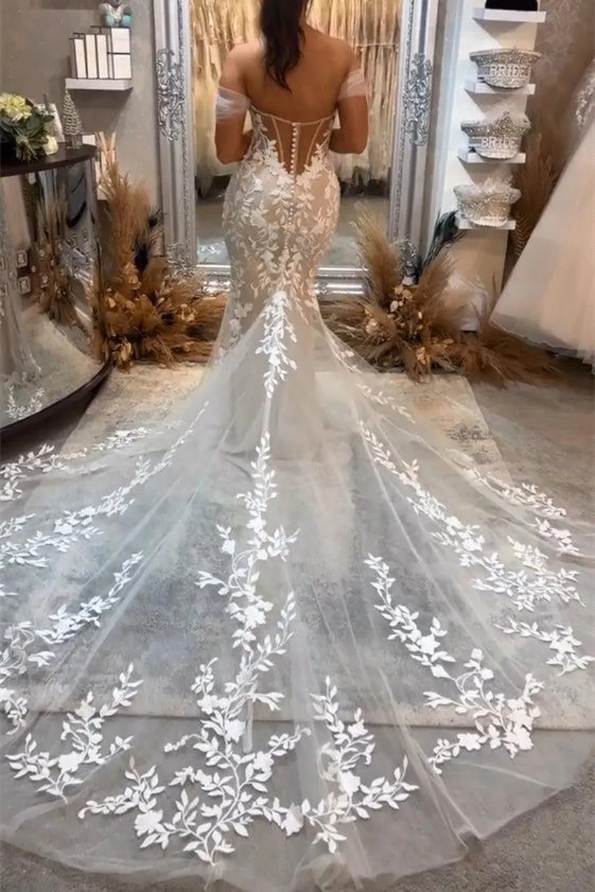 Stunning Lace Tulle Mermaid Wedding Dresses Sexy Backless Off Shoulder Lace Appliqued Bridal Gowns Luxurious Sequined Dubai Wedding Dress BC18379