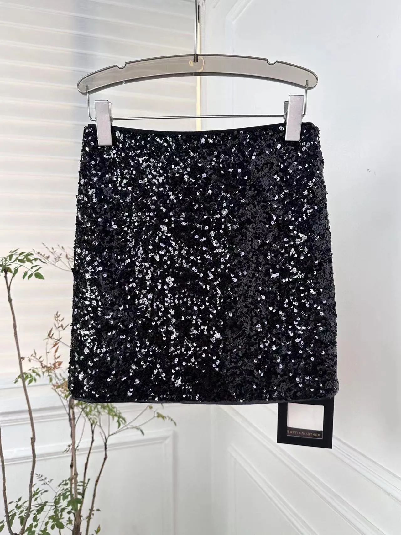 2024 Summer Black Sequins Short Fitted Women's Skirts Milan Runway Sex Skirts Girls 3141