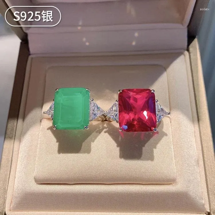 Anéis de Cluster S925 Imitação de Prata Vermelho Tesouro Jade Temperamento Anel Feminino Retângulo Pedra Principal 12 14 Jóias Casamento