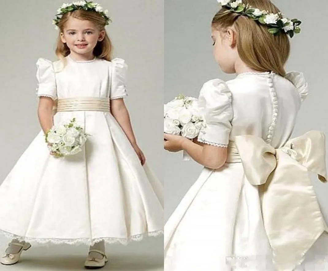 2020 Vintage Flower Girl Dress Jewel Neck Ankellängd Bubble Kort ärmar Spets Hemline Elfenben Satin Flower Girl Dresses With Bow 4987221