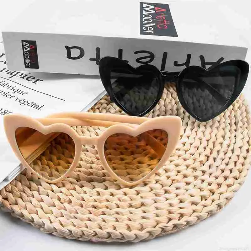 Gafas de sol en forma de corazón de diseñador para mujer Gafas de sol retro con forma de ojo de gato Decoración de compromiso de boda Compras Accesorios para fiestas de viaje ID0T