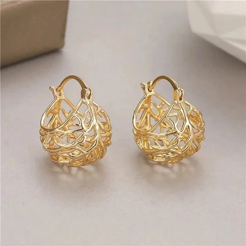 Hoop Earrings Huitan Gold Color Hollow Women Ly Designed Temperament Girls Ear Accessories Wedding Party Fashion Jewelry 2024