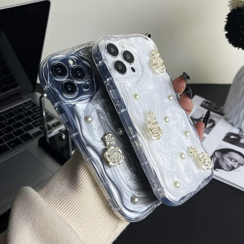 Étuis de fleurs de perles 3D pour iPhone 15 Pro Max 14 Plus 13 12 11 XR X XS MAX Mignon Belle vague côté souple TPU Mode Bling Dripping Colle Crème Antichoc Couverture arrière de téléphone portable