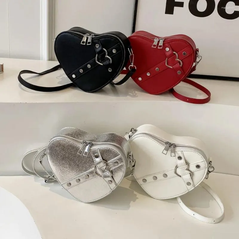 Sac Femmes coeur forme de coeur élingue pu cuir petit rivet couleur solide sangle ajusté