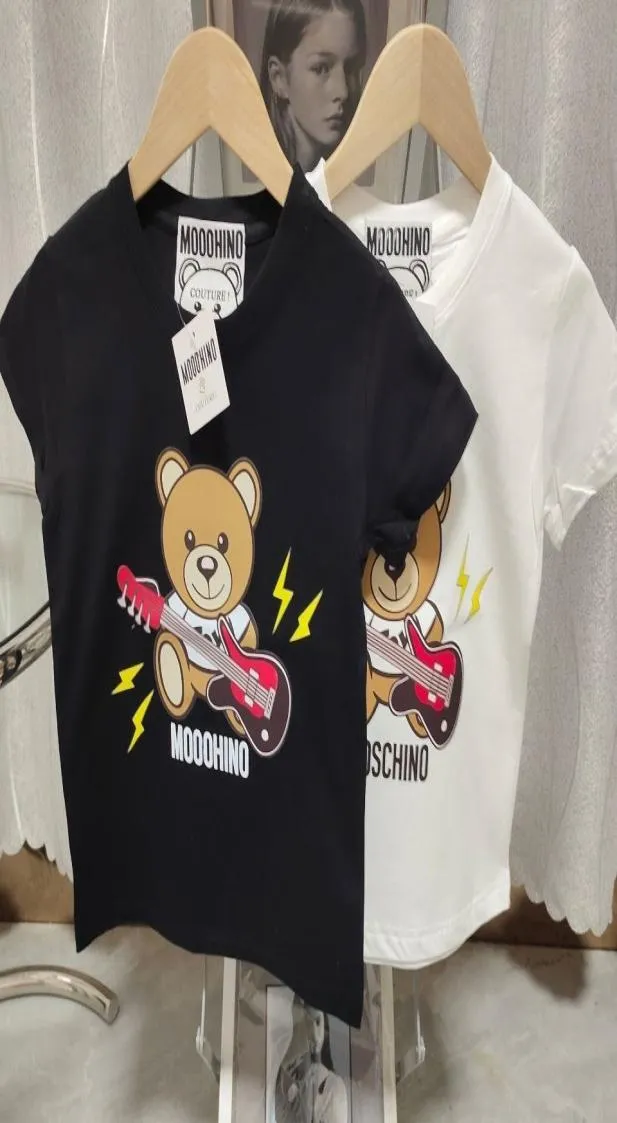 2022 مصمم فاخر Tees Kids Fashion Tshirts Boys Girls Summer Caual Letter Printed Tricolor Bear Tops Baby Child T Shirts Styl5189922
