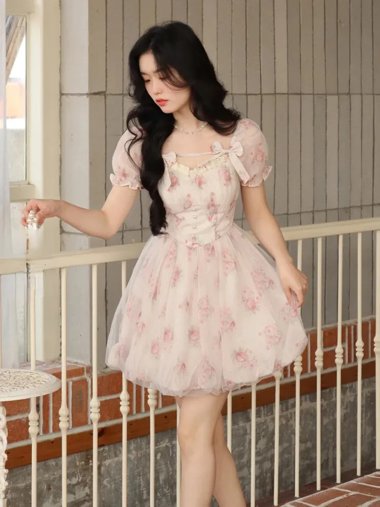 ★韓国人気★I AM MARI★SQUARE SHIRRING FLOWER DRESS 97704389-0a29-45c5-9683-