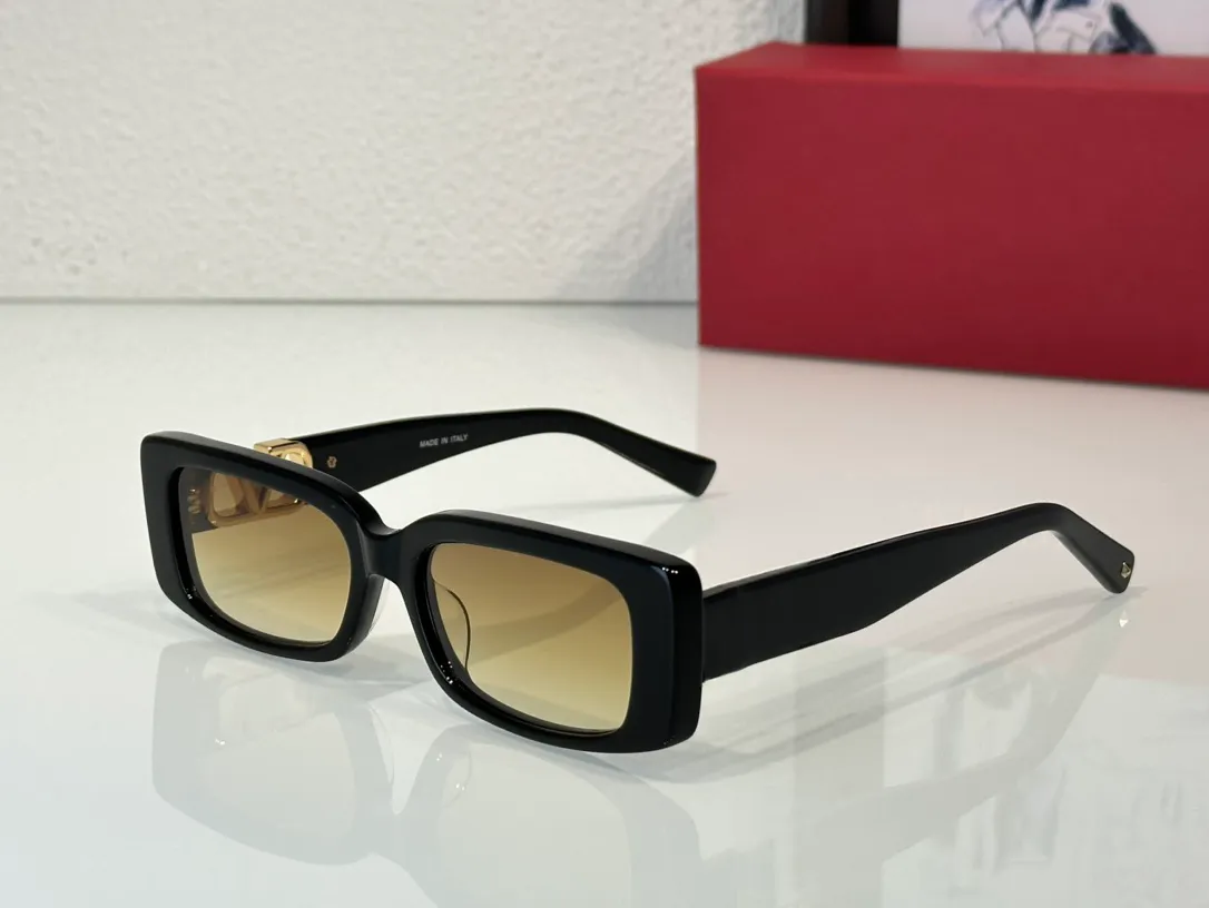Lunettes de soleil de mode pour femmes et hommes populaires 2236 Designer d'été CR-39 Styles carrés Anti-ultraviolet UV400 Retro Plate acétate Full Frame Eyeglass Random
