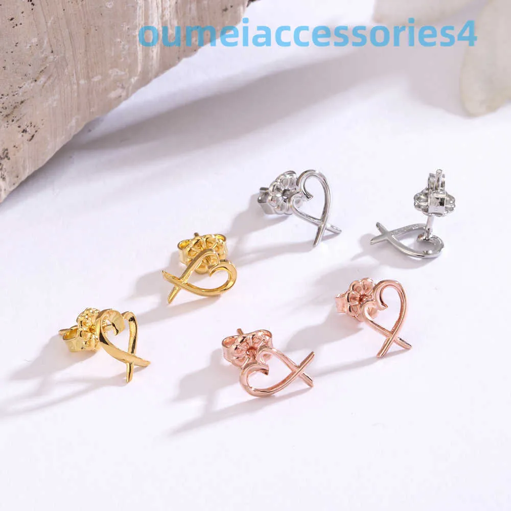 2024 Jewelry Designer Brand Stud Di Ear Studs Boutique Valentines Day Gift Love Heart Shaped Simple Earrings Sense