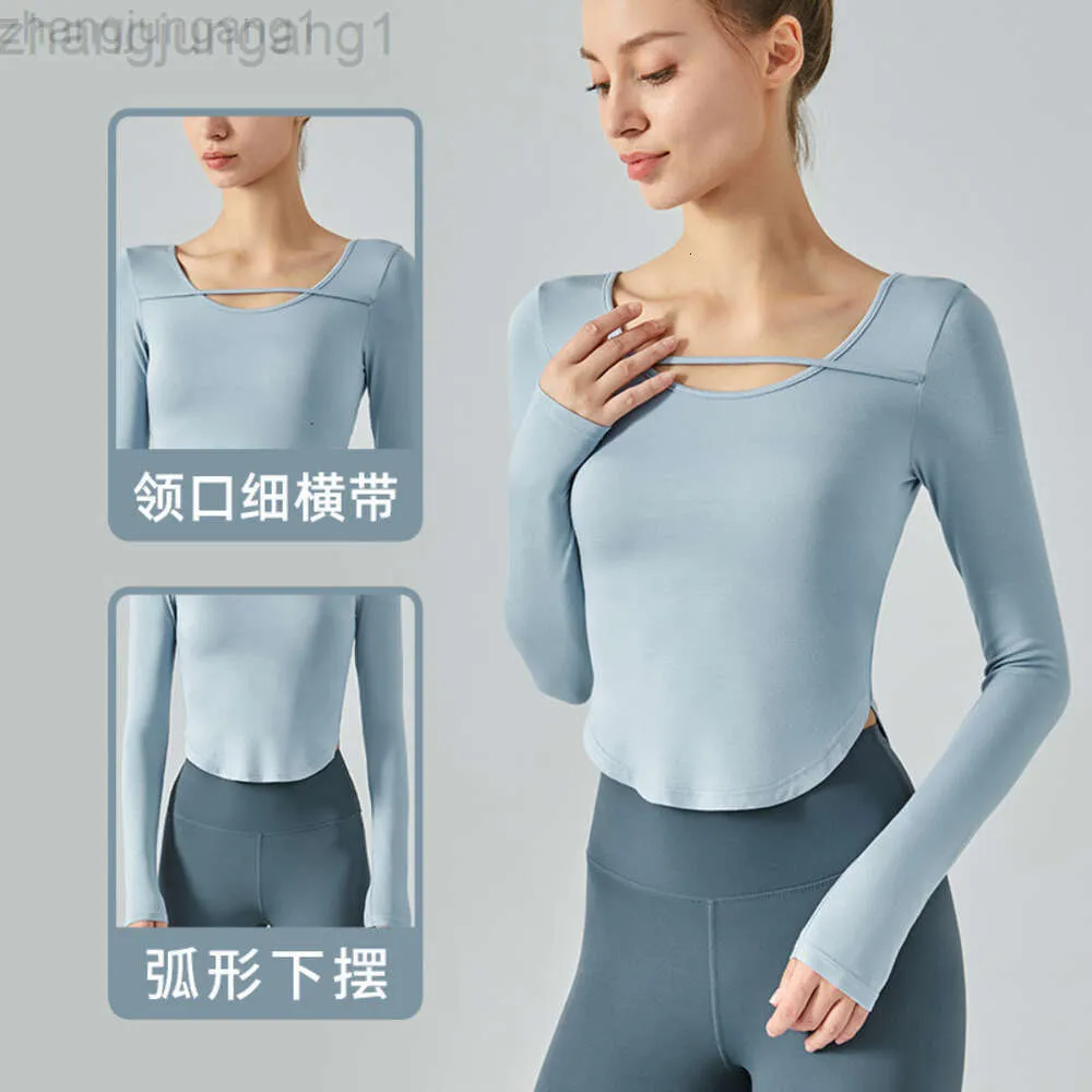 Desginer Lululemom Bras Lululemmon Same Fitness Suit Top a un ourlet incurvé ajusté avec une fine bande horizontale et une haute élasticité pour le yoga sportif