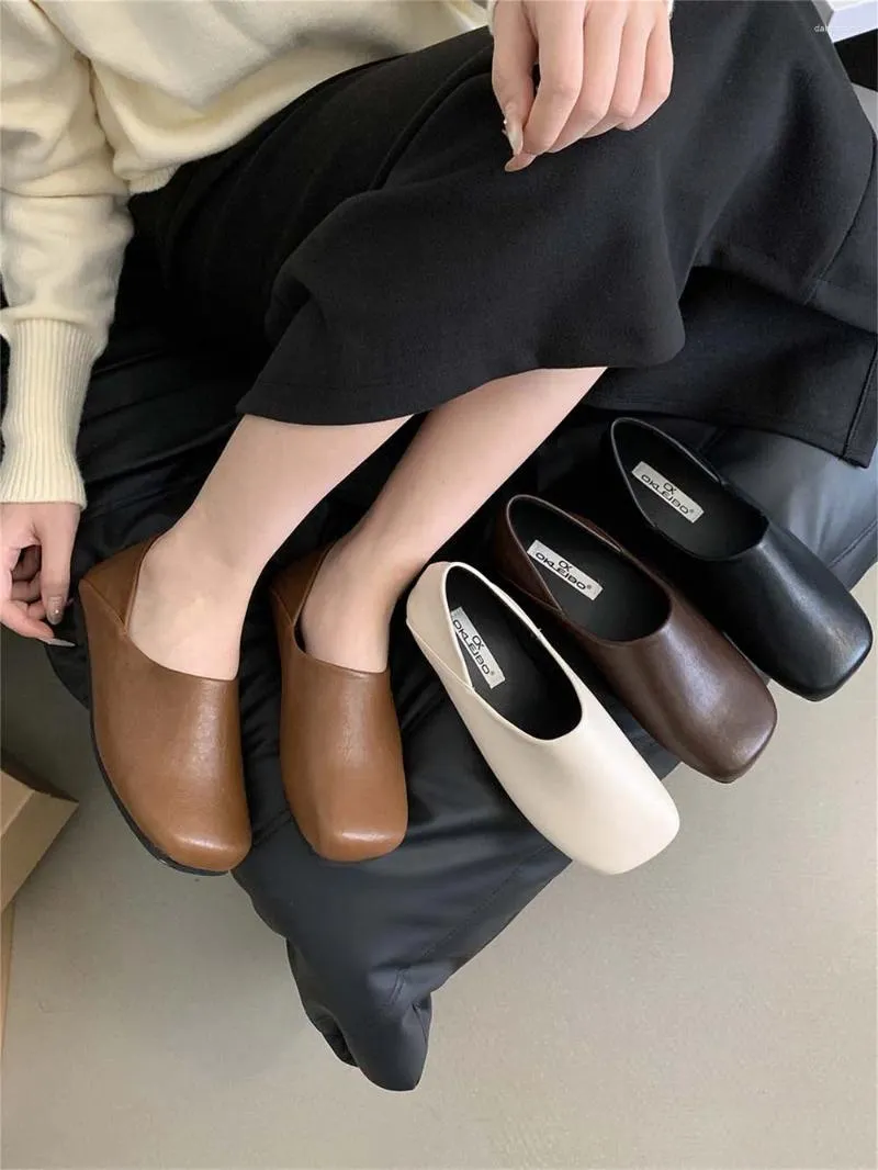 Buty swobodne okrągłe palec u nóg mokasyny 2024 Black Brown Khaki Beige płytkie poślizg na sukience codzienne muły Mary rozmiar 35-39