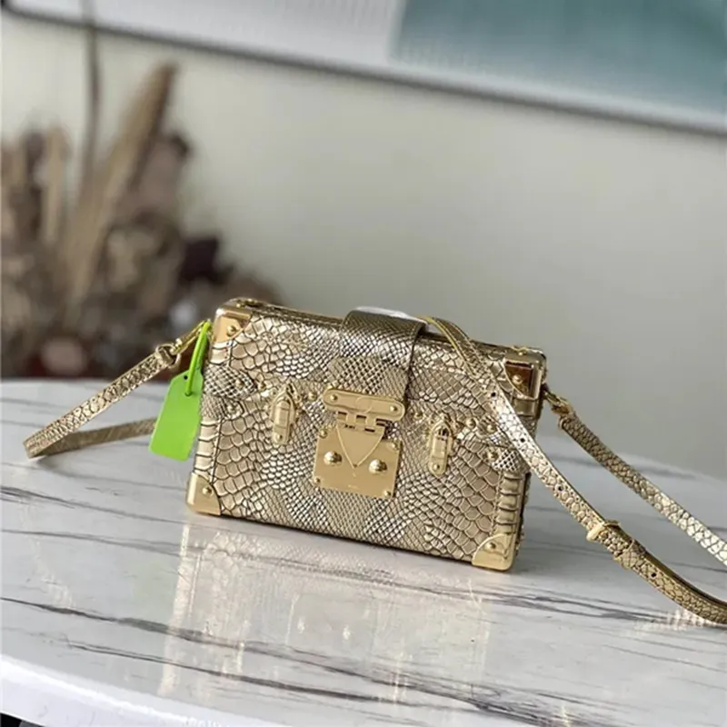 Designer Luxury Petite Malle Python Snake Trunk Handväskor axelväska med justerbara remmar Crossbody Bag Gold Hardware Serpentine Lady Party PAGS Bästa kvalitet