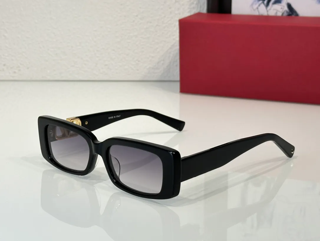 Designer Oversized Square Sunglasses: Retro Square Aviator  display picture 1