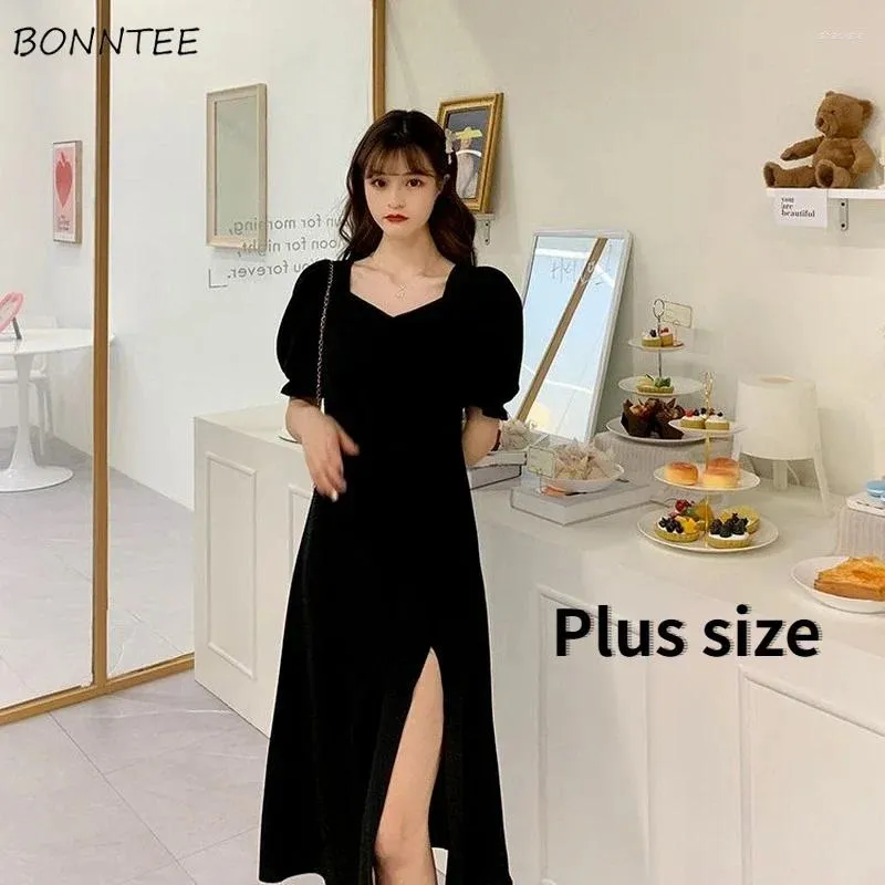 Robes décontractées Femmes Noir Rétro Élégant Amis Side Slit Tempérament Minimaliste Shirring Vêtements d'été 2024 Quotidien Chic Simple Ins