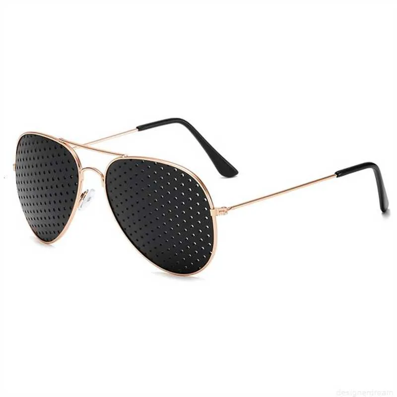 Designer 1pcs anti-myopie sténopé lunettes sténopé lunettes de soleil exercice oculaire améliorer la guérison naturelle vision soins lunettes YRSV