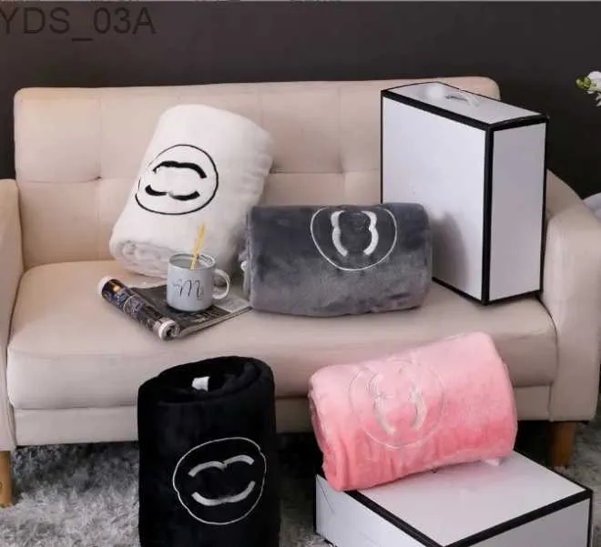 Blankets Designer White Blanket Facecloth Fashion Letters Throw Blanket For Travel Air-conditioning Sofa Bed Ofiice 240314