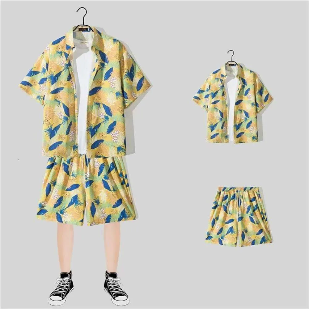 Designer Suit Hawaiian Sanya Holiday Beach Flower Shirt Mens Short Sleeve Fashion Versatile Couple Fragmented Set Wamc