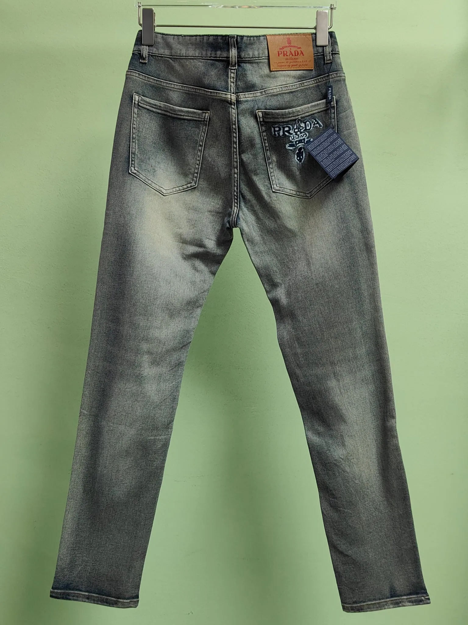 Vendita calda nuovi jeans da uomo firmati di lusso con lettere skinny strappati in difficoltà ~ jeans TAGLIA USA 28-36 ~ bellissimi pantaloni da motociclista in denim causale da motociclista slim da uomo jeans hip hop