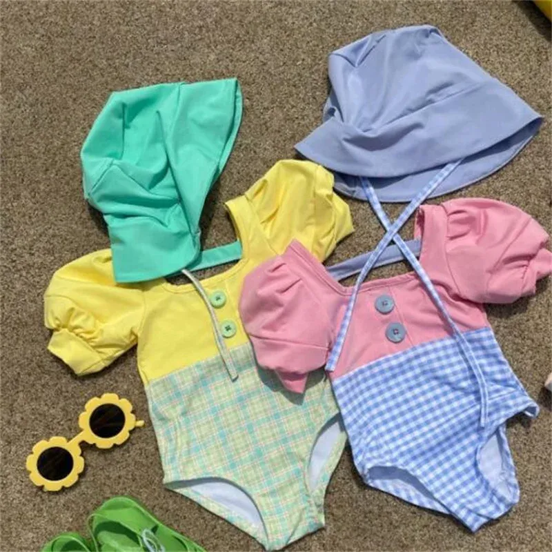 Badkläderflicka Quickdrying Sunscreen SwimeWear 2023 Nya barn Patchwork Swimsuit 17 år Kid One Piece Toddler Spädbarnsbaddräkt